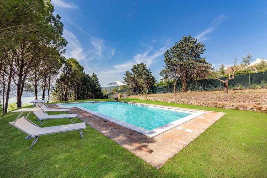 La Casetta Al Lago Incantato With Pool - Happy Rentals