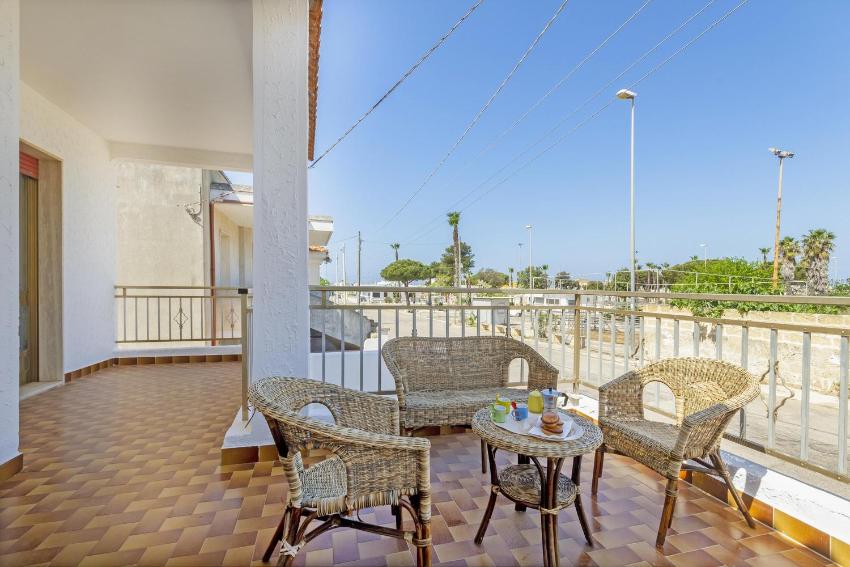 Dimora di Lucia by BarbarHouse