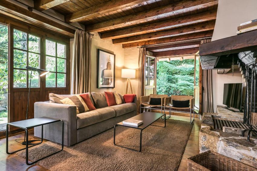 Casa Es Pletieus by Totiaran