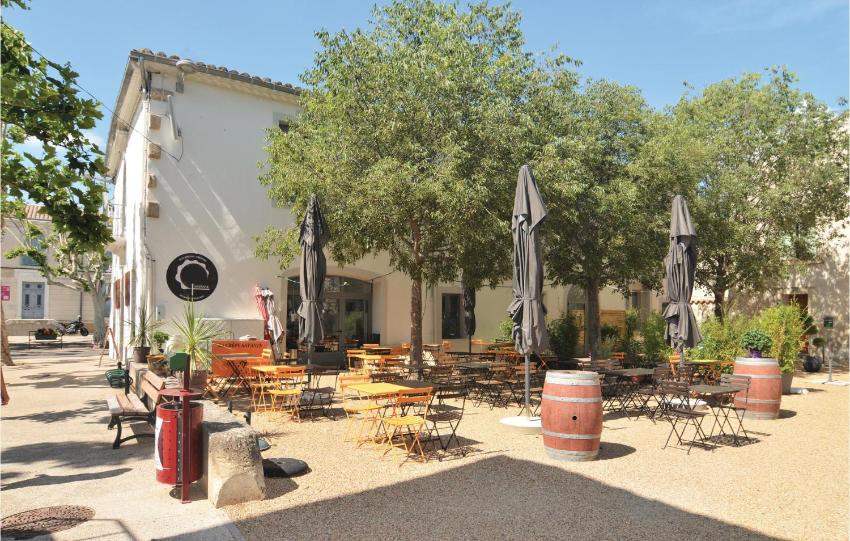 Awesome home in Calvisson with 4 Bedrooms, WiFi and Swimming pool