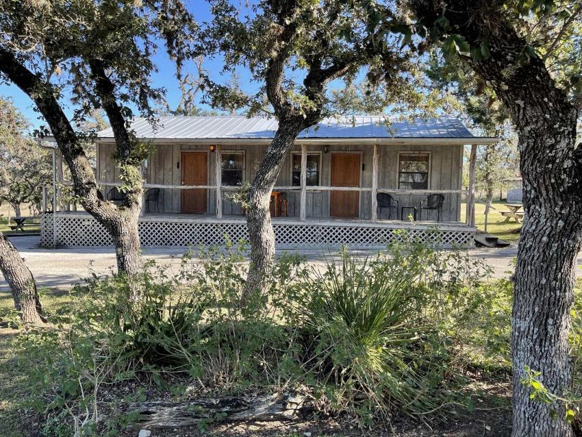 West 1077 Guest Ranch - Buckeye Room 4