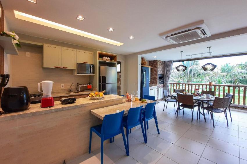 LUXUOSO E MODERNO Pé na Areia, Térreo, 8 Pessoas, Varanda Gourmet CHURRASQUEIRA, Ar Sala e Quartos, WiFi, Cozinha Completa - VG Sun Cumbuco