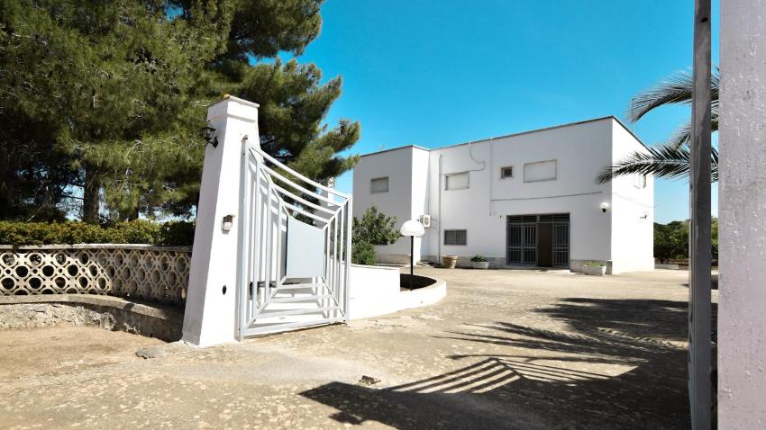 Villa De Pasquale by Typney