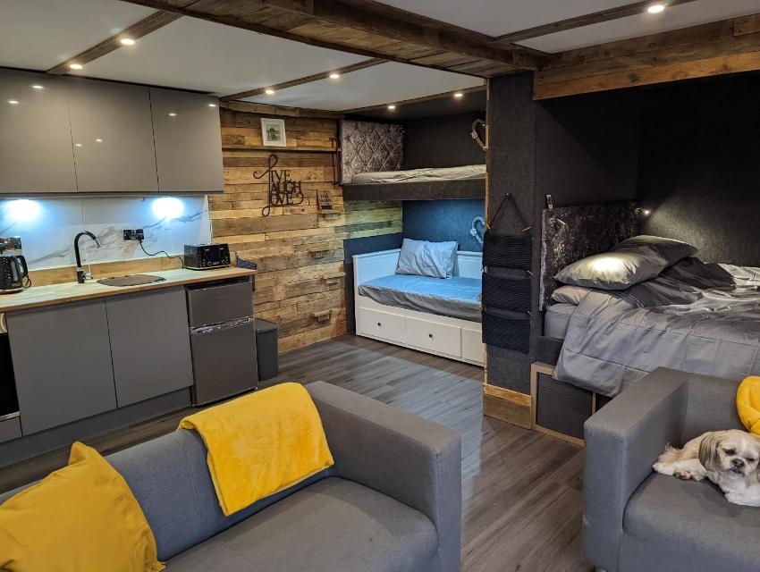 Birdsong lodge - peaceful stunning and stylish