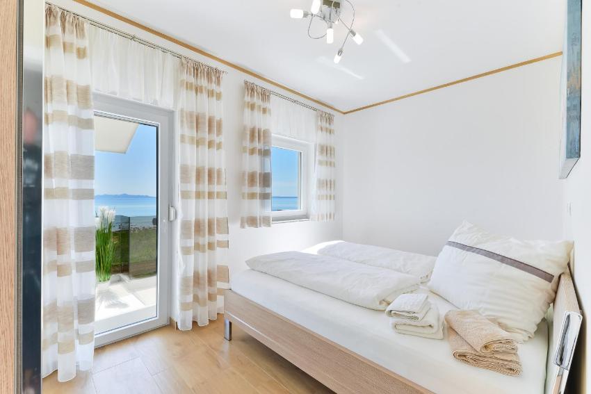 Crowonder Beachfront Reiterer Villa V1 with Jacuzzi 30 meters from the Beach