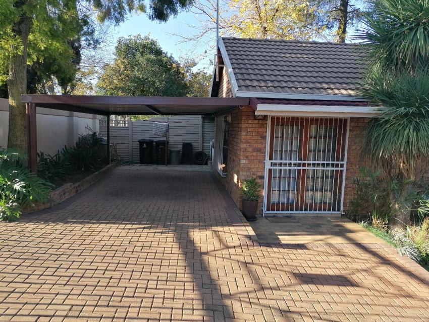 Captivating 5 star 3 Bedroom on East Rand Kempton