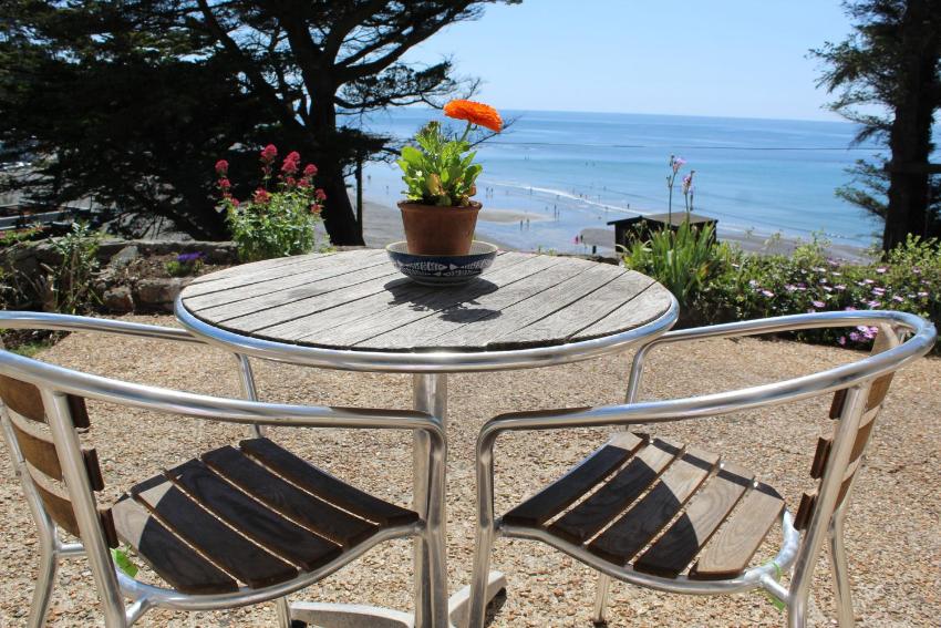 Amazing Sea Views from this Charming 1 Bedroom Apartment