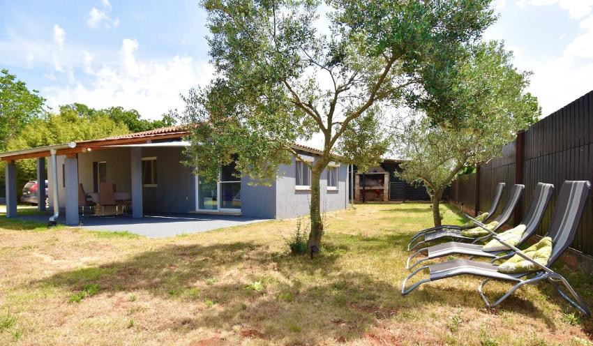 Peaceful oasis family holiday house