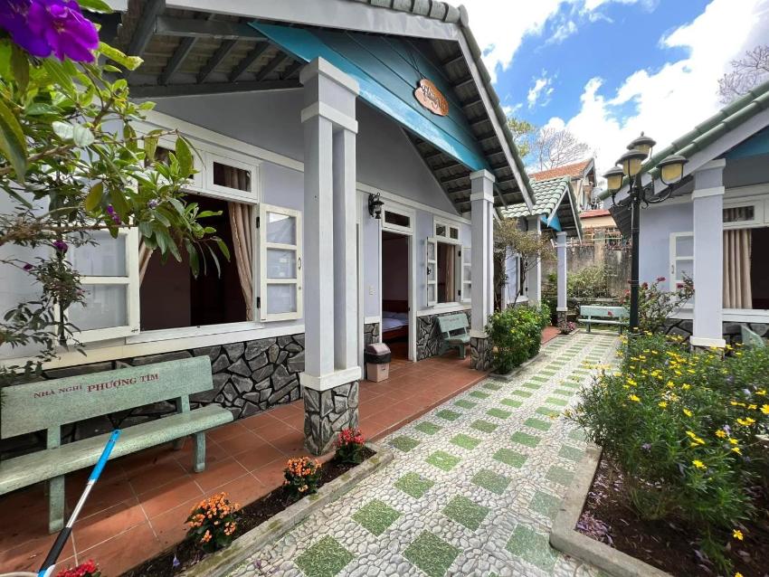Nhà Nghỉ Sân Vườn Phượng Tím