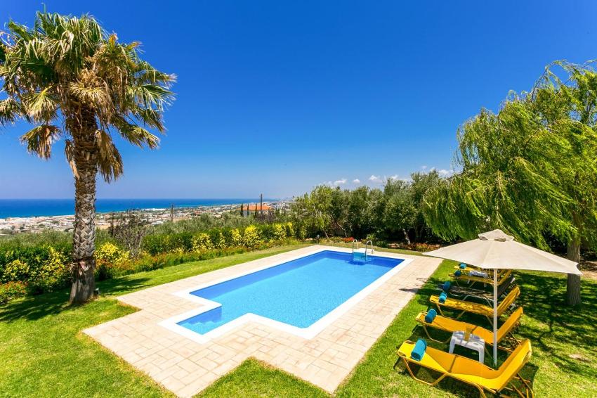 Villa Kastellaki by Villa Plus