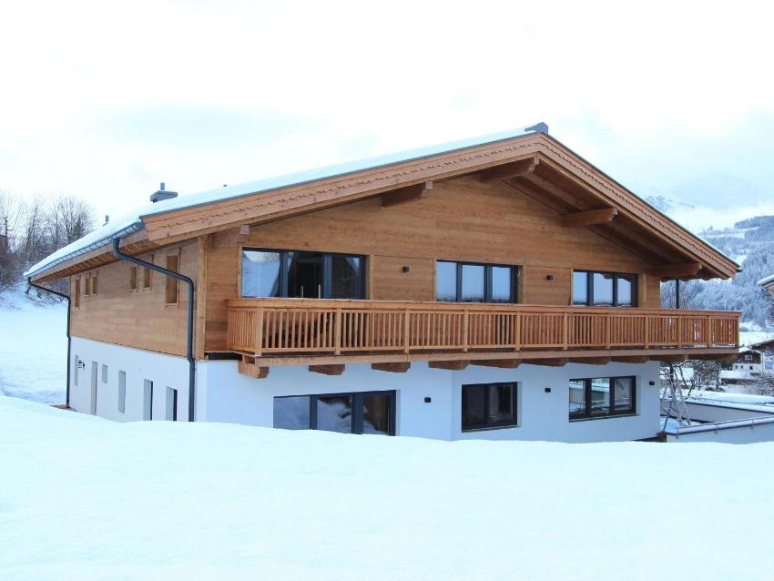 Pleasant Apartment in Piesendorf with Balcony