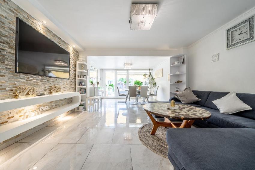 ID 5963 | Private House