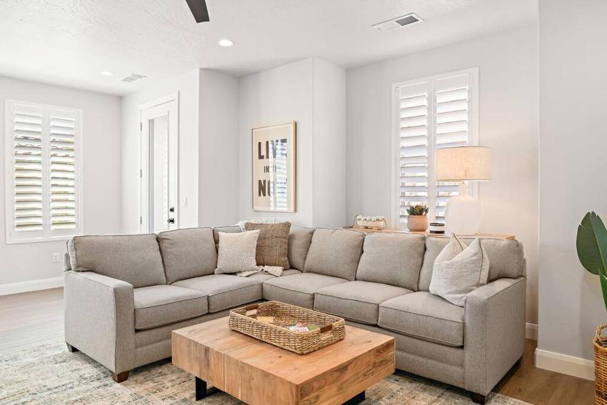 Zion's Base Camp - Brand New Listing! 32 Miles from Zion! Pickleball!