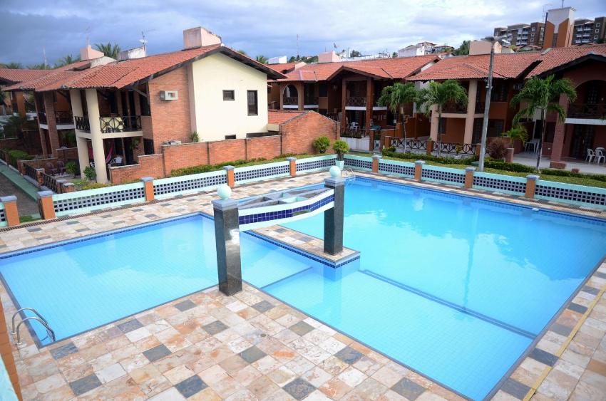 Casa com piscina e muito lazer em Aquiraz CE