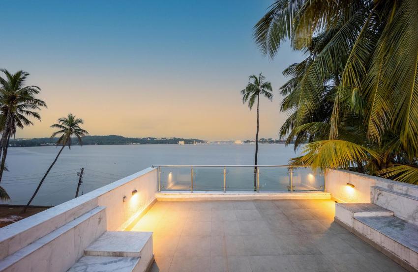 Rainforest - Riverfront Private Pool 3 BR Villa, Reis Magos - Close to Panjim