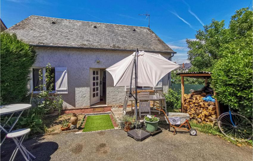 Amazing home in Blois with WiFi and 1 Bedrooms