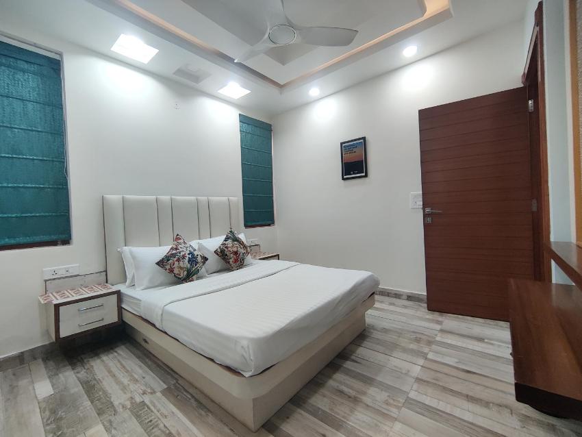 MOON3BHK By Wabi Sabi Stays