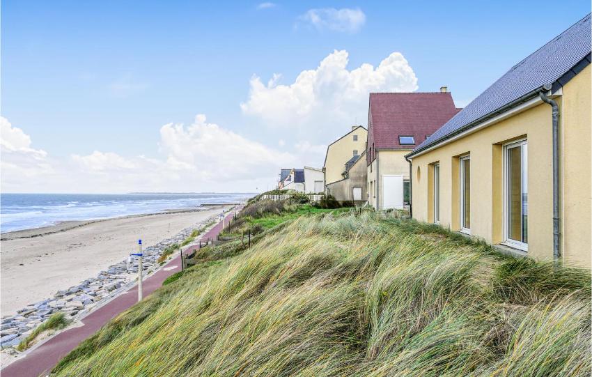 Beautiful home in Pirou with 3 Bedrooms and WiFi