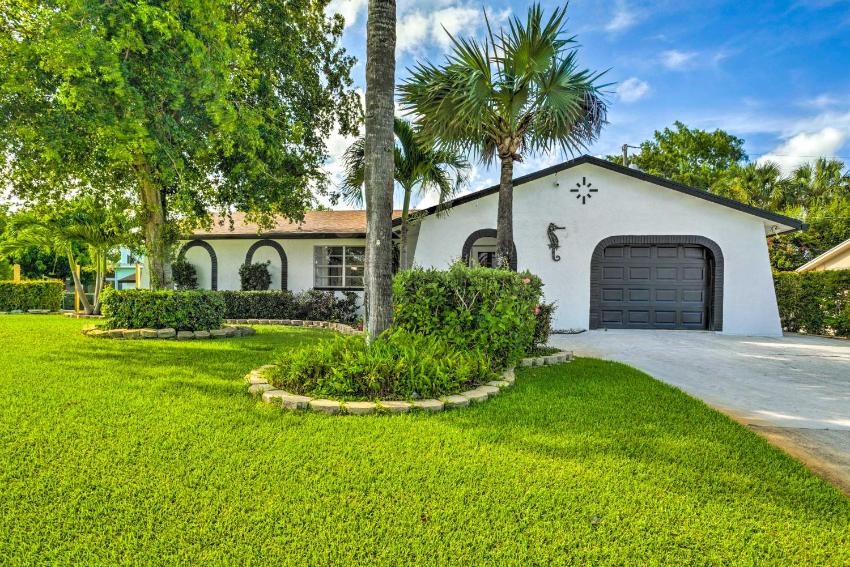 Elegant Lake Worth Escape Less Than 5 Mi to Beach!