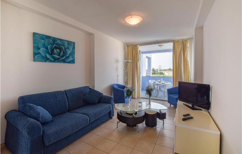 Nice apartment in Isca Marina with 1 Bedrooms