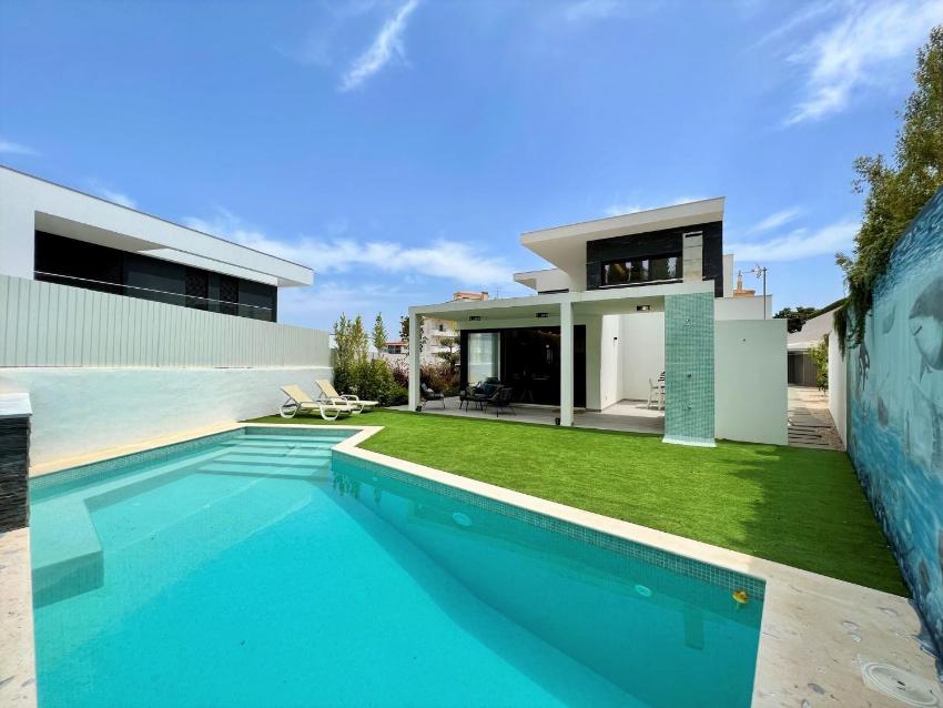 Portimão Amazing Villa With Pool by Homing