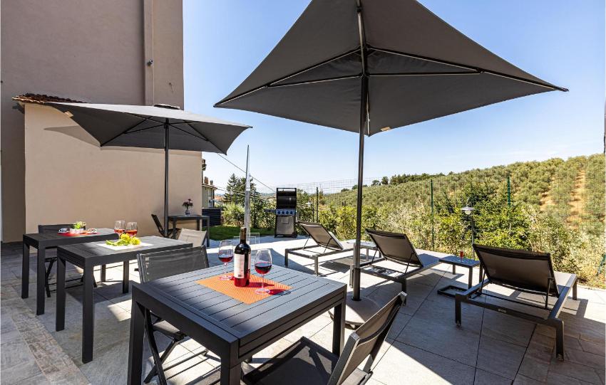 Beautiful apartment in Vinci with WiFi and 1 Bedrooms