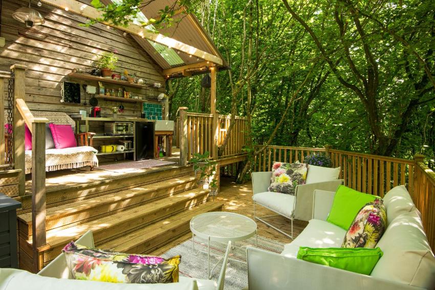 The Hut at Rawsons - Unique woodland glamping lodge