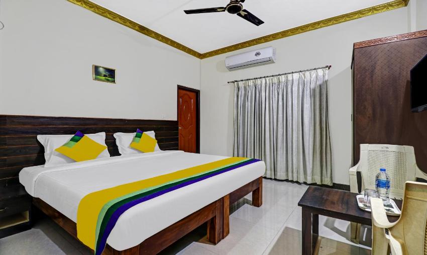 Itsy By Treebo - Lee Comfort