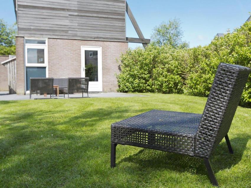 Welcoming holiday home in Grou near river