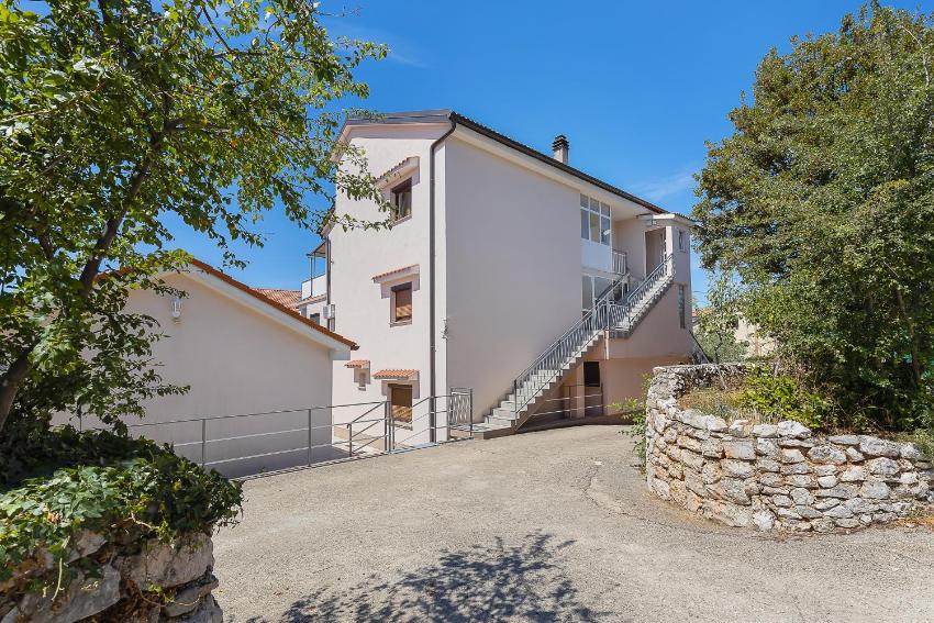 Romeo & Juliet Apartment - Happy Rentals