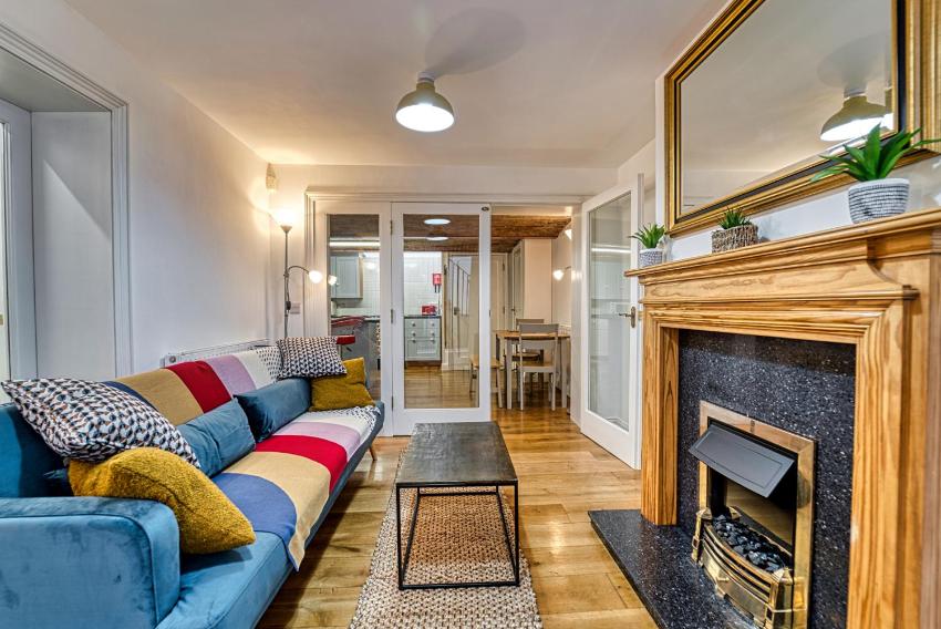 Lovely 1 Bedroom Basement Apartment