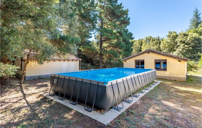 Beautiful home in Ales with 2 Bedrooms and Outdoor swimming pool