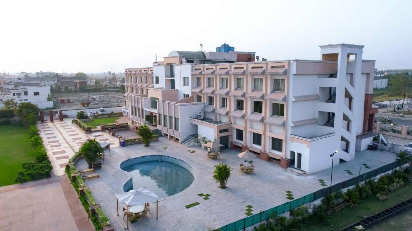 Sobti Continental Hotel