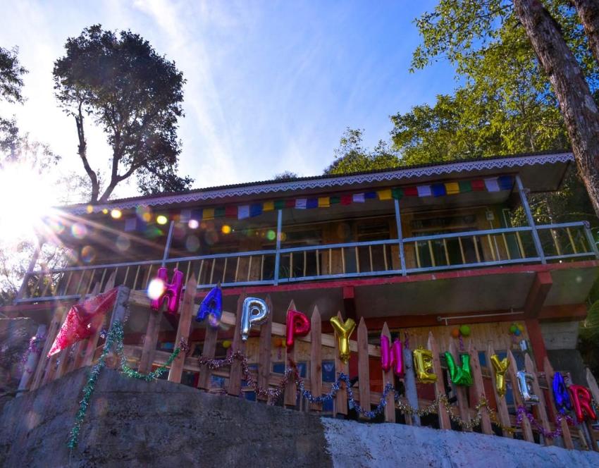 Adda hut by StayApart