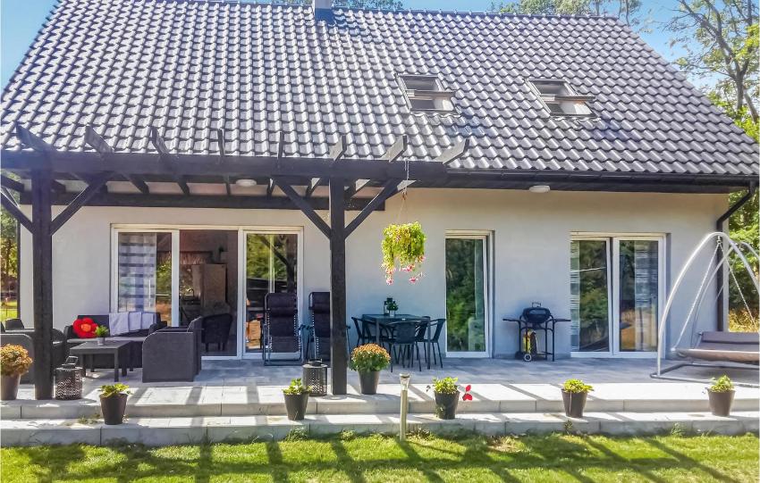 Beautiful home in Nowe Warpno with 2 Bedrooms and WiFi