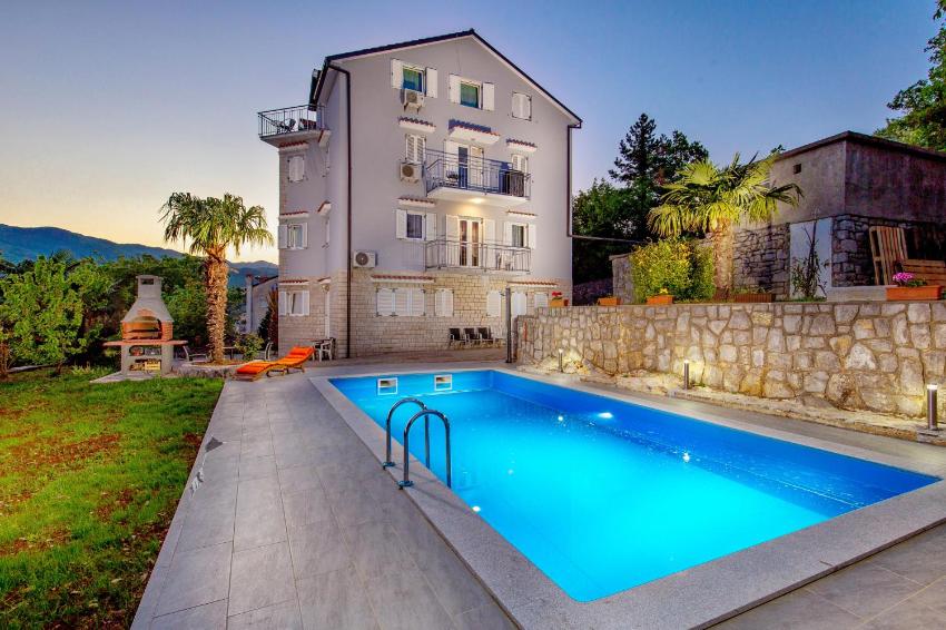 Family friendly apartments with a swimming pool Rijeka - 14294