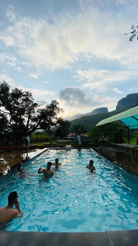 Twin Mountain Resort