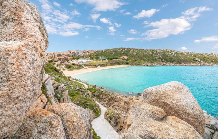 Beautiful apartment in S, Teresa di Gallura with 2 Bedrooms