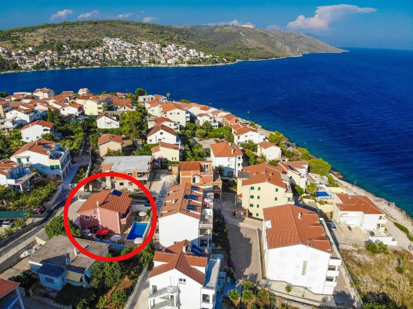 Seaside house with a swimming pool Businci, Ciovo - 11882