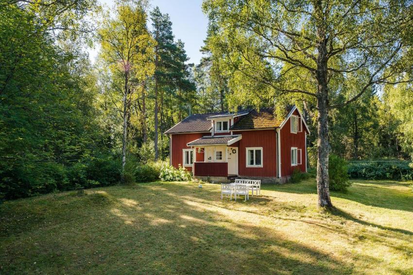 Nice cottage privately located in Rasjo, Jonkoping