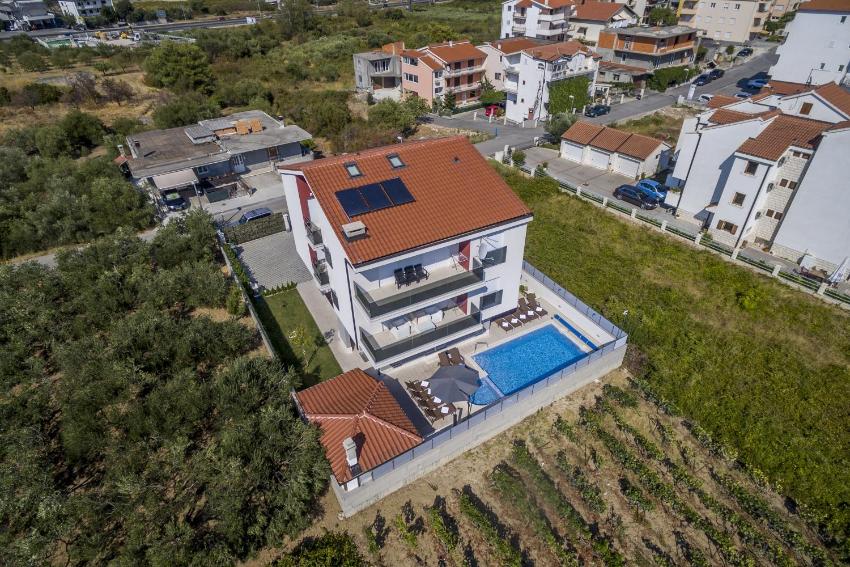 Luxury villa with a swimming pool Stobrec, Split - 14700