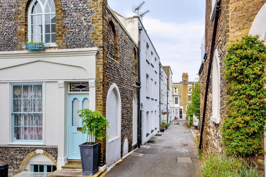 Character Refurbished Cottage - Ramsgate