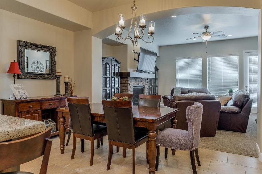 Angel's Landing-View! Fire pit! Ping Pong Table! Relax and Enjoy!