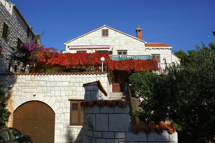Apartments by the sea Sumartin, Brac - 2938