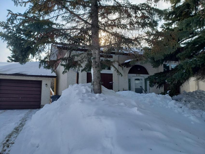 Cozy Home Winnipeg, Canada