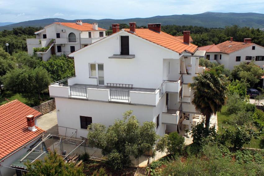 Apartments and rooms with parking space Krk - 5509