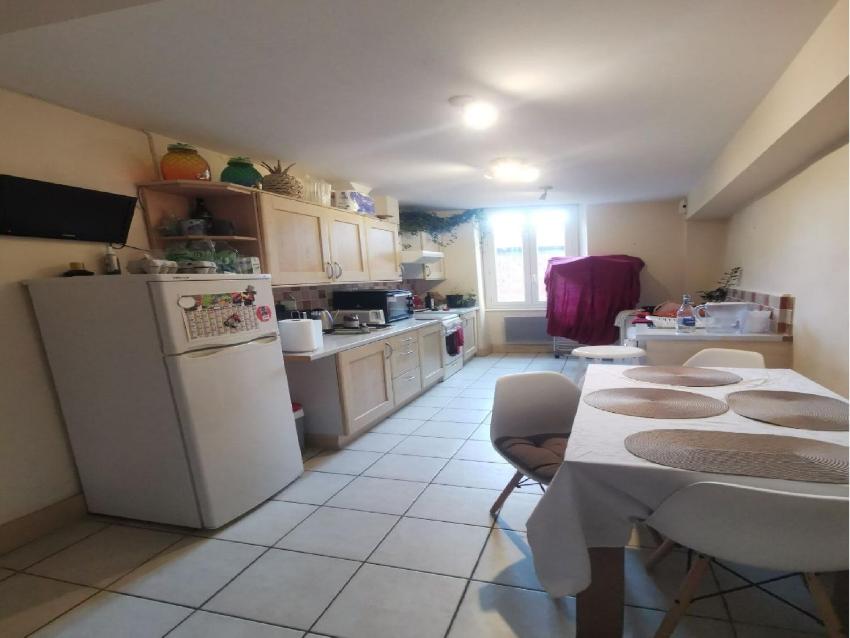 Snug holiday home in Saint Chinian with fireplace