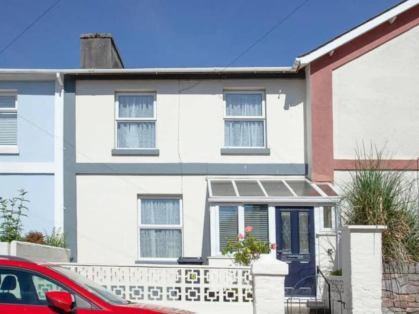 Immaculate 3-Bed House in Torquay
