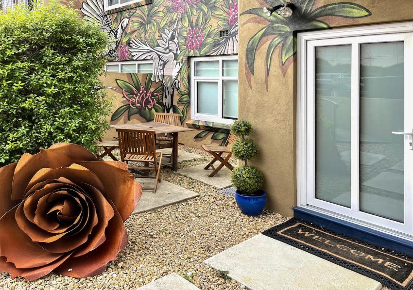 Rose Court Apartments "Astera"