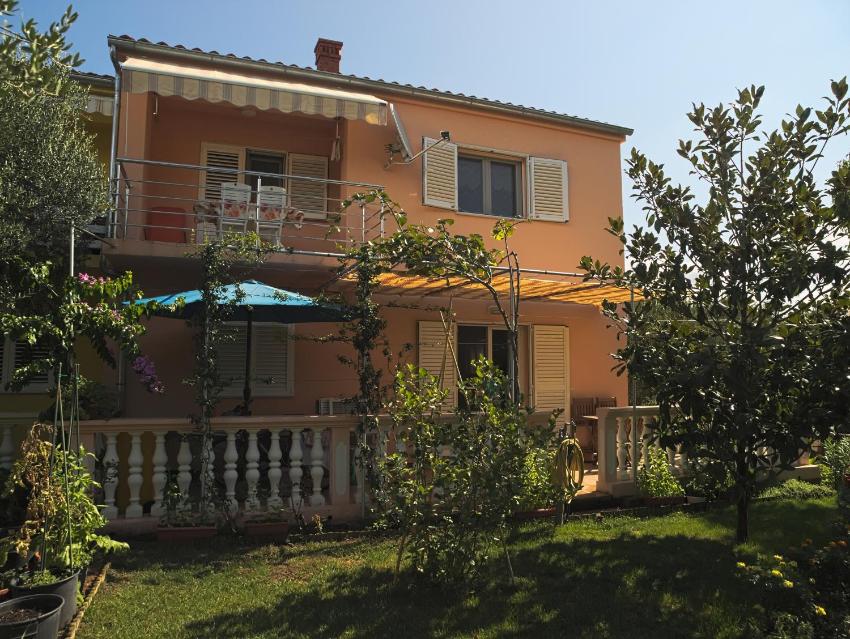 Apartments with a parking space Betina, Murter - 17478